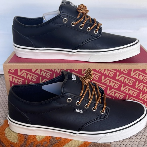 Vans WMNS Atwood (Leather)BIck/Mrshmllow
VN0A327L68X
Sneakers - Picture 2 of 16